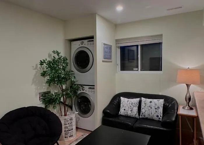 Bella House Basement Suite In Surrey
