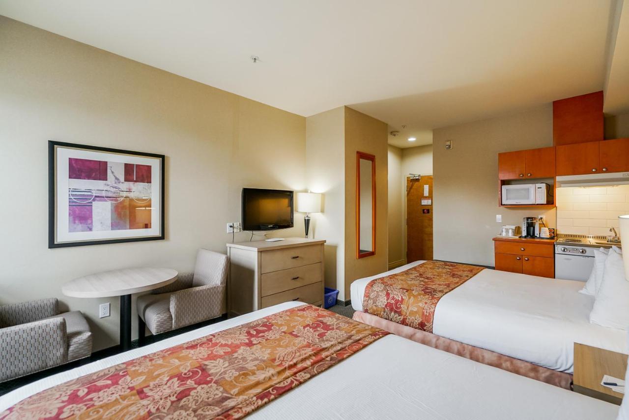 Western Peace Arch Hotel