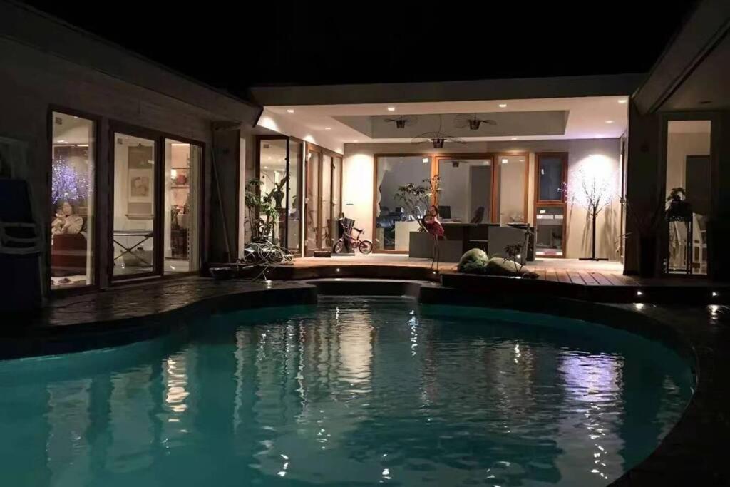 Villa Lux White Rock Pool House Beachfront Like
