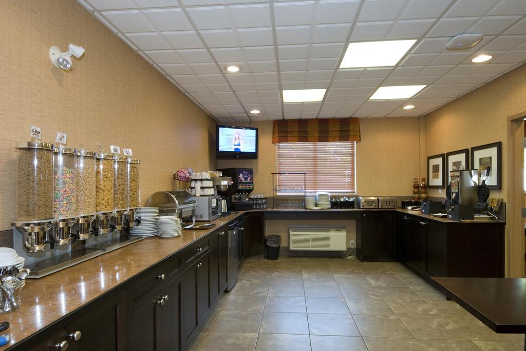 Hotel Ramada By Wyndham Surrey/langley Surrey