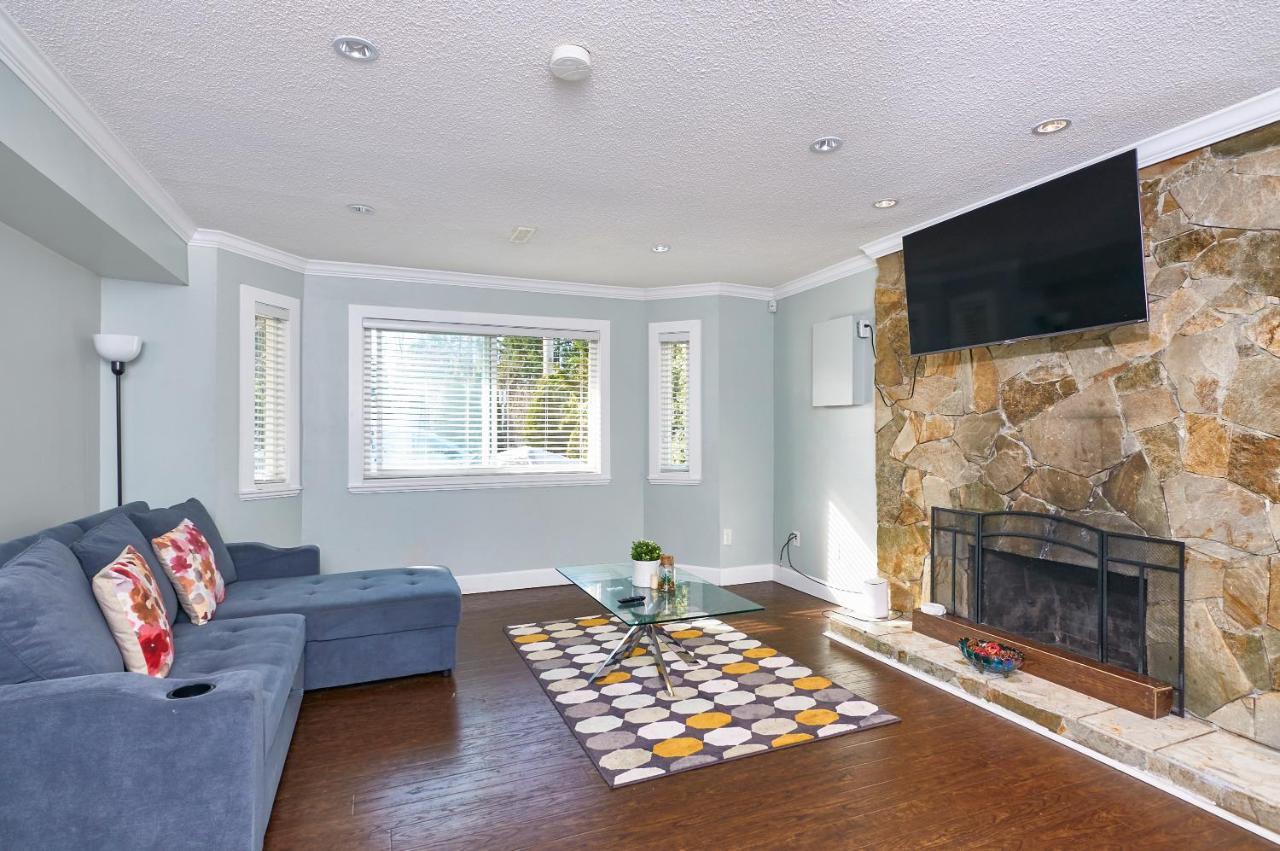 Holiday home Executive 2 Bed 1 Bath Spacious & Centrally Located Suite.
