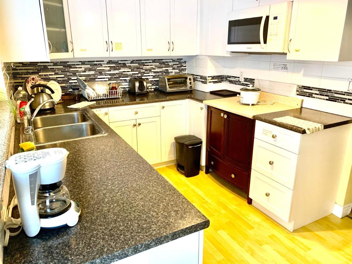 Good Location Homestay Surrey
