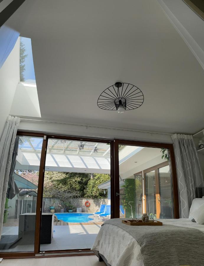 Villa Lux White Rock Pool House Beachfront Like Surrey