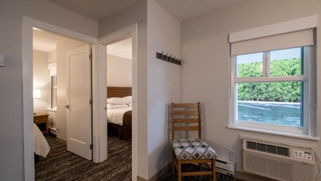 Motel George Point