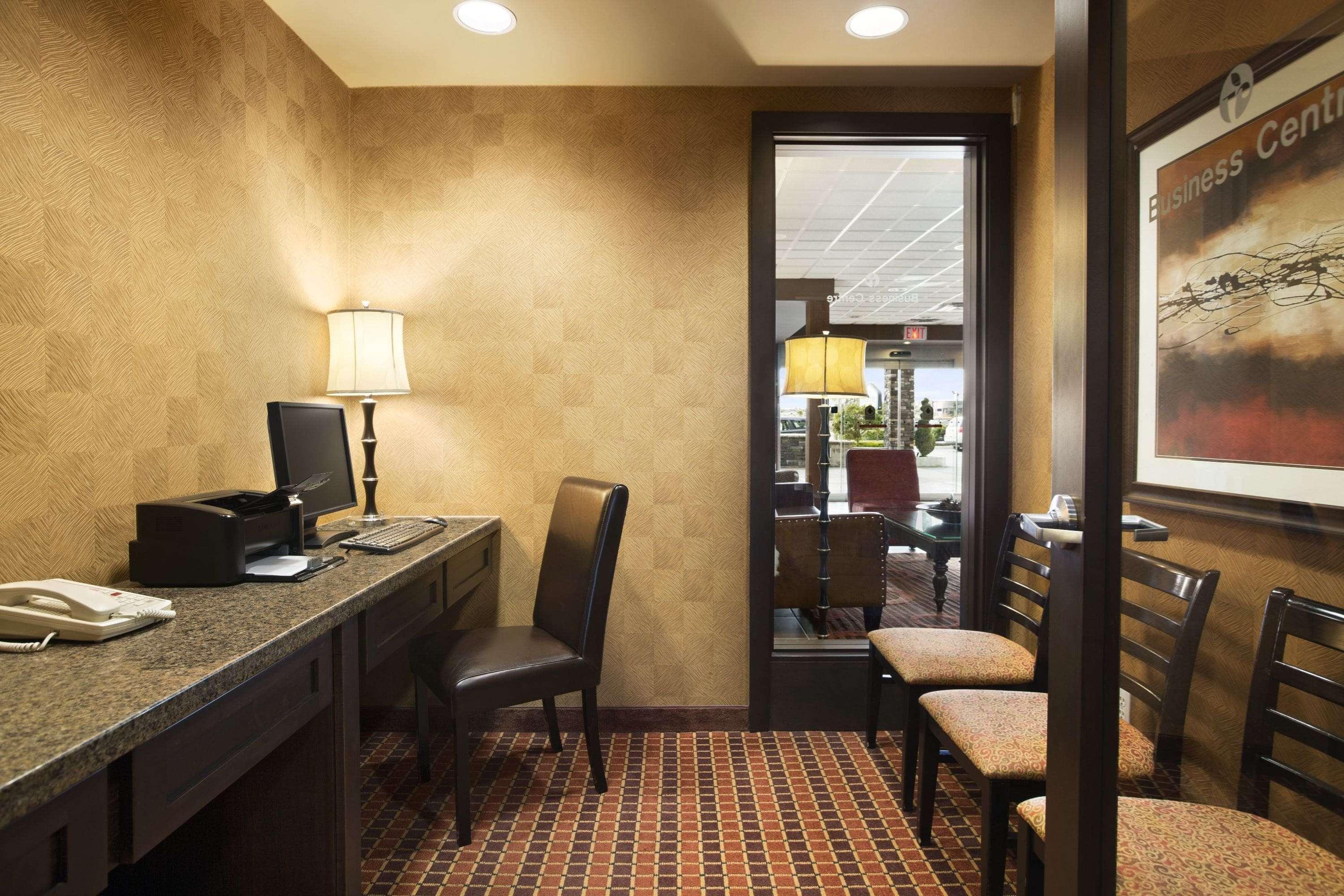 Ramada By Wyndham Surrey/langley