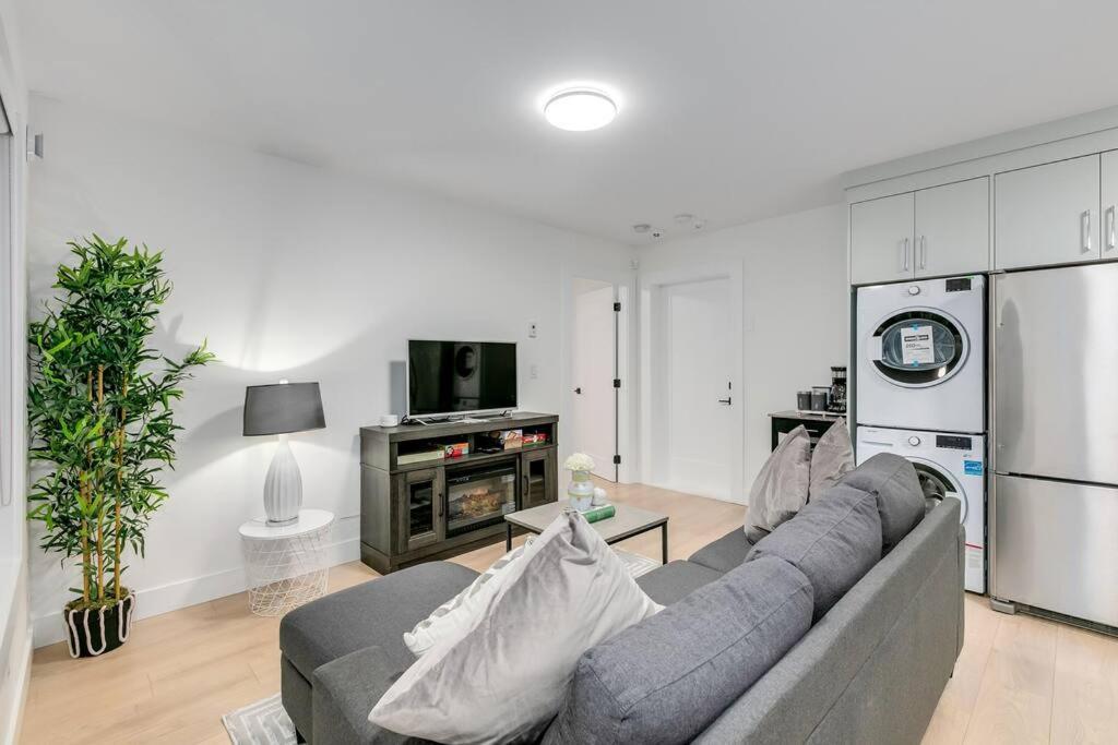 Guest In South Apartment Surrey