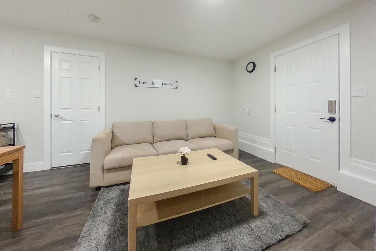 Modern Fully Equipped And Place To Enjoy *