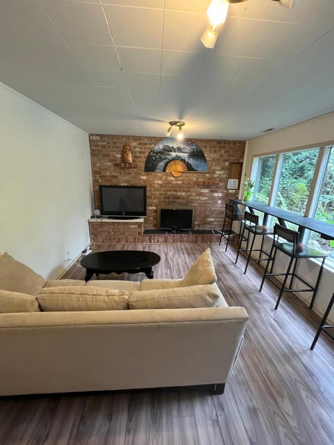 Guest house Cedar Pond Surrey