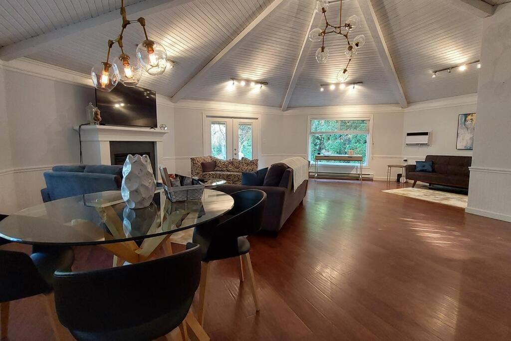 Holiday home A Garden Oasis - 3-bed Private Off Hwy 1