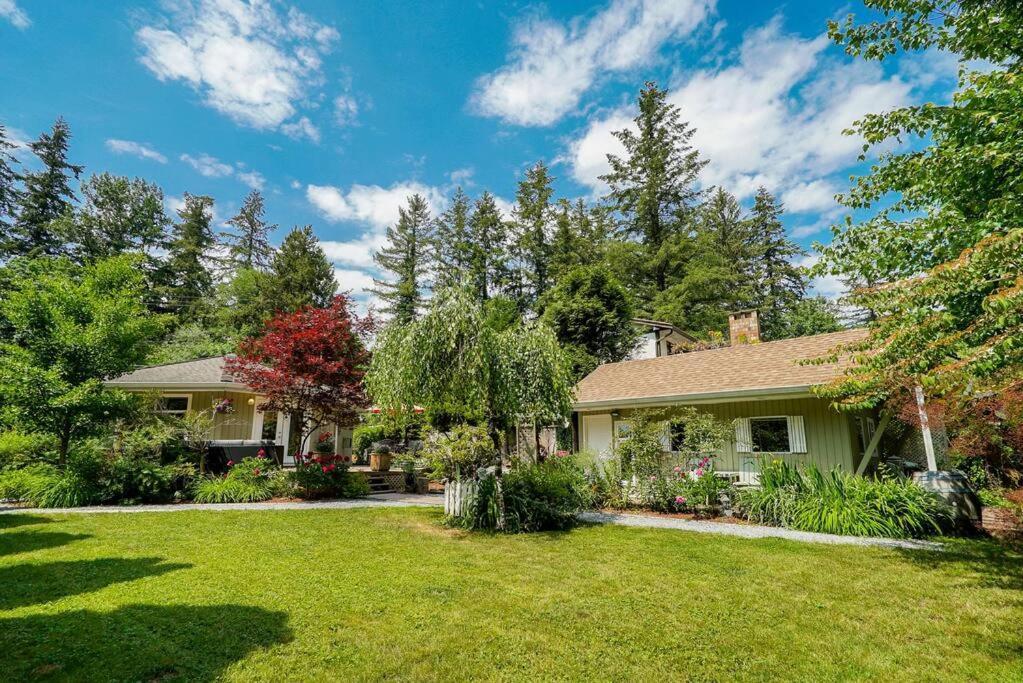 A Garden Oasis - 3-bed Private Off Hwy 1 *