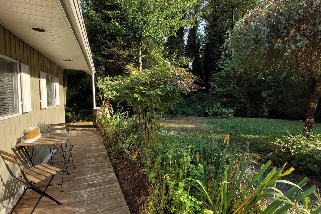 A Garden Oasis - 3-bed Private Off Hwy 1 Holiday home