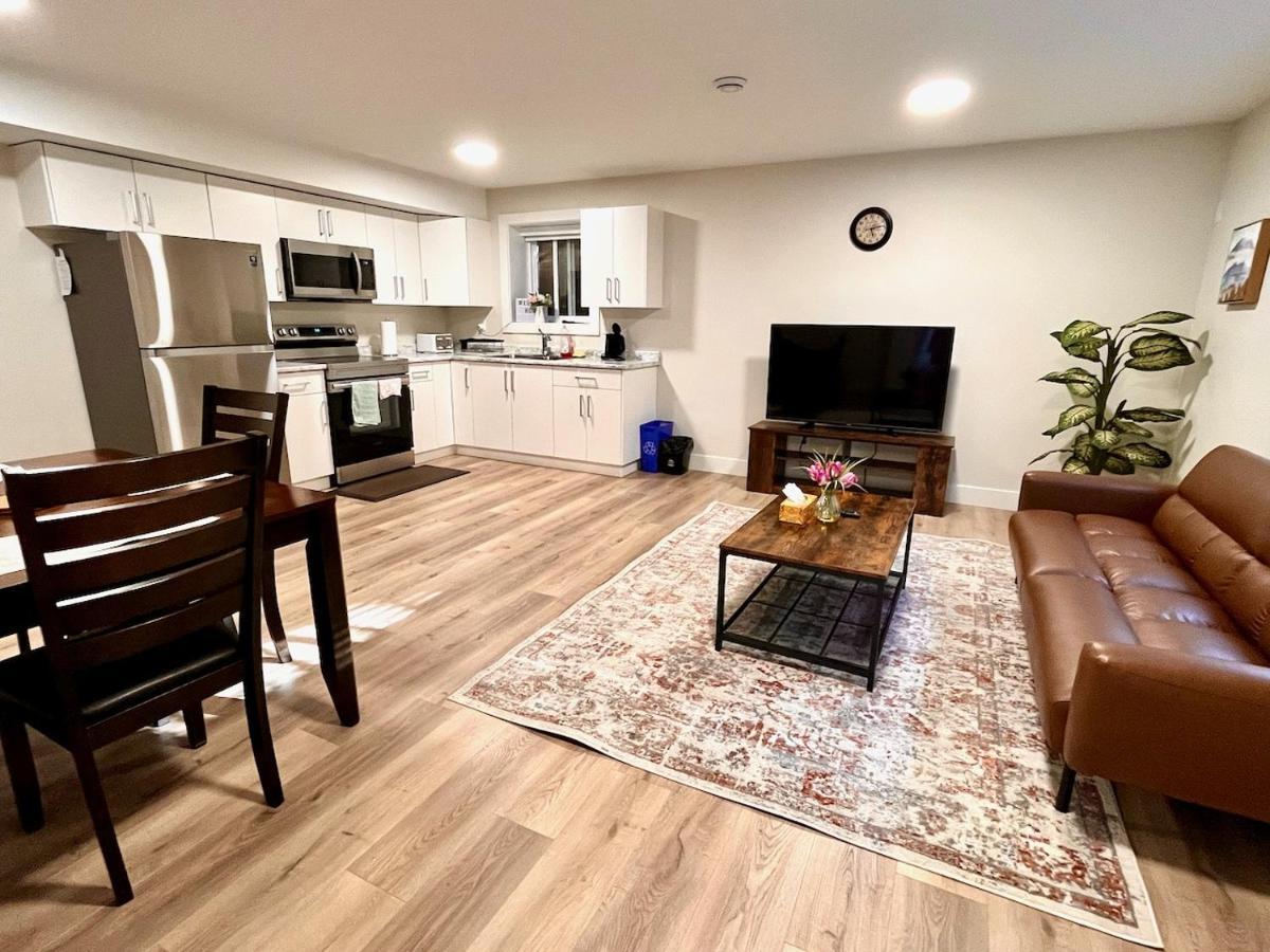 The Harmony Spacious 2 Bdrms 2 Beds Basement *