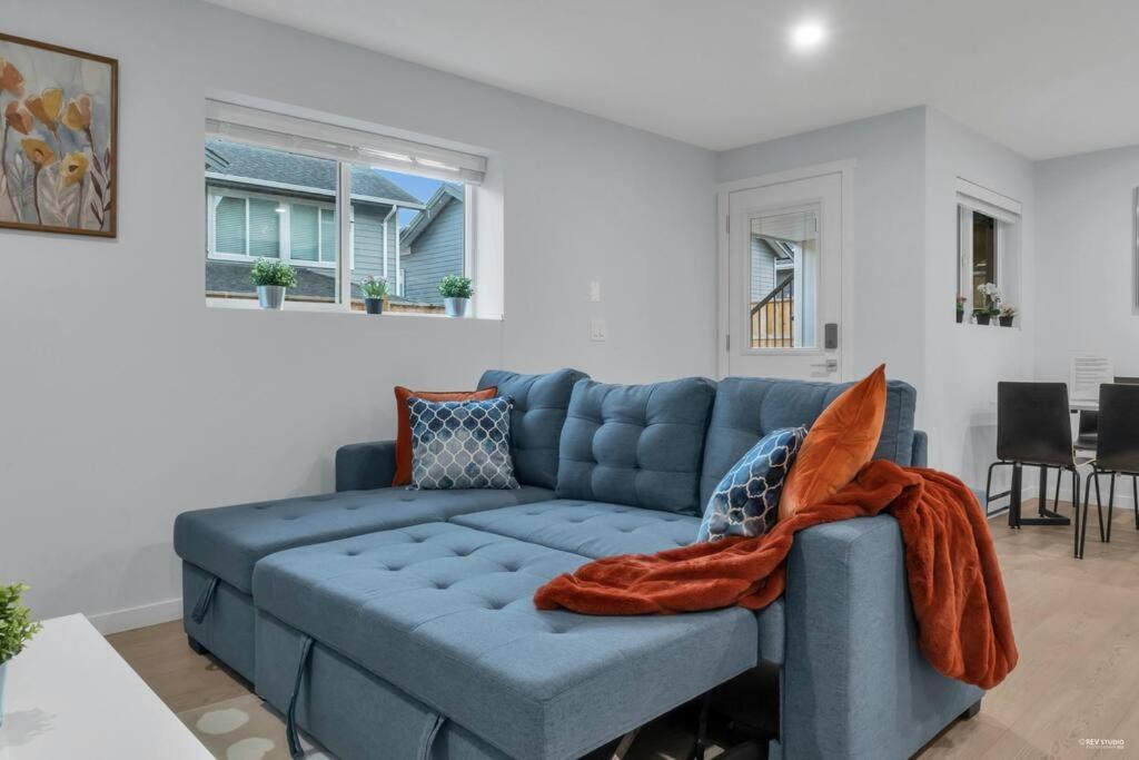 Brand New Ground Level, Close To Beach, Us Boarder * Surrey