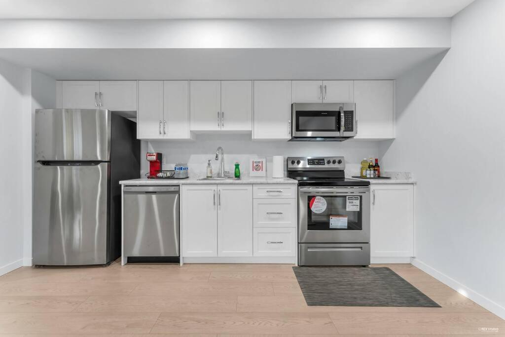 Apartment Brand New Ground Level, Close To Beach, Us Boarder