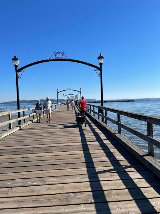 Brand New Ground Level, Close To Beach, Us Boarder * Surrey