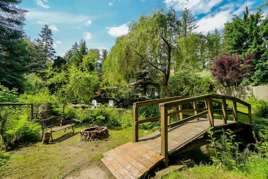 Holiday home A Garden Oasis - 3-bed Private Off Hwy 1 *