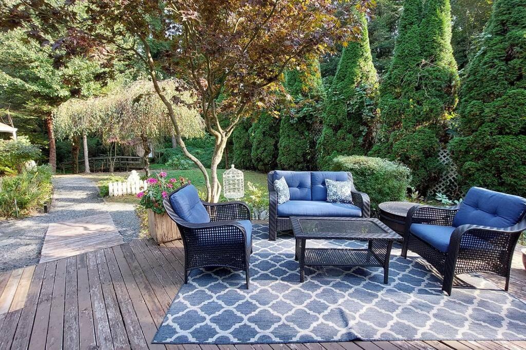A Garden Oasis - 3-bed Private Off Hwy 1 Holiday home Surrey