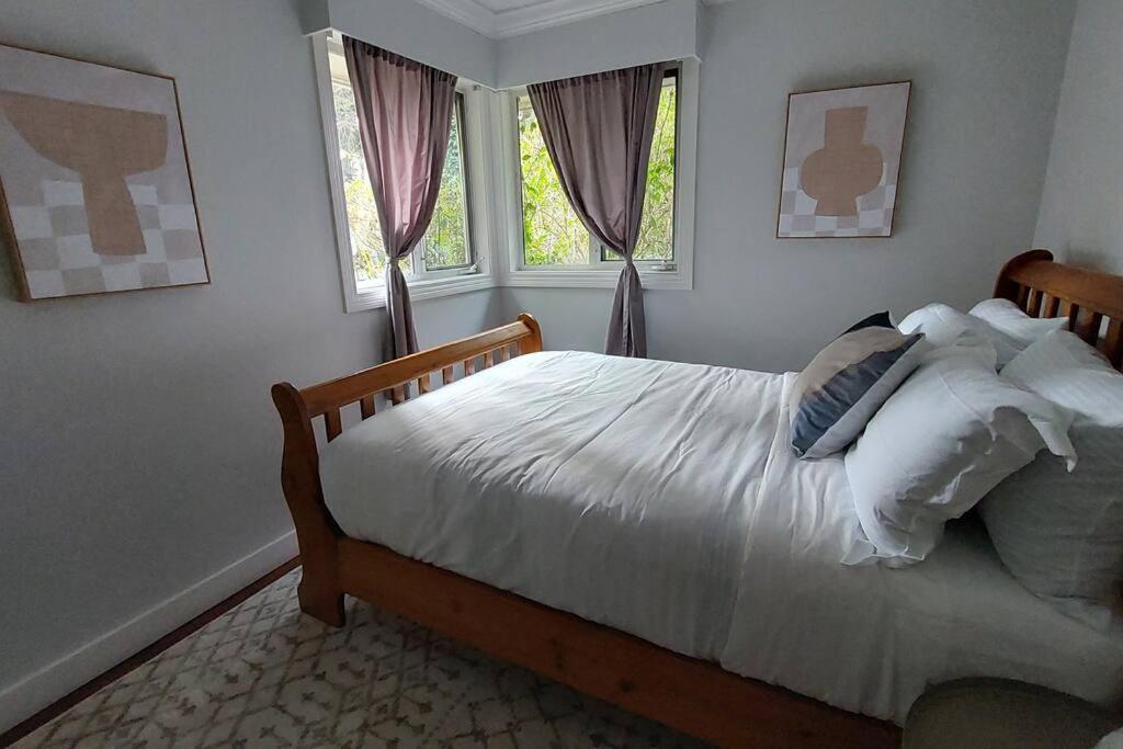 A Garden Oasis - 3-bed Private Off Hwy 1 Holiday home