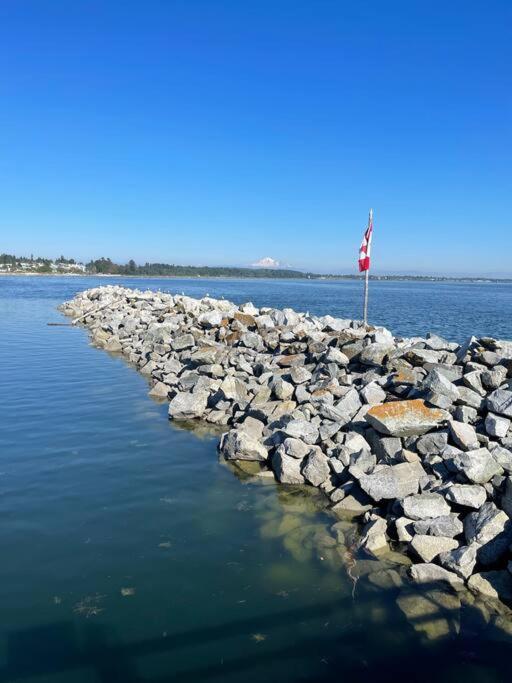 Brand New Ground Level, Close To Beach, Us Boarder *