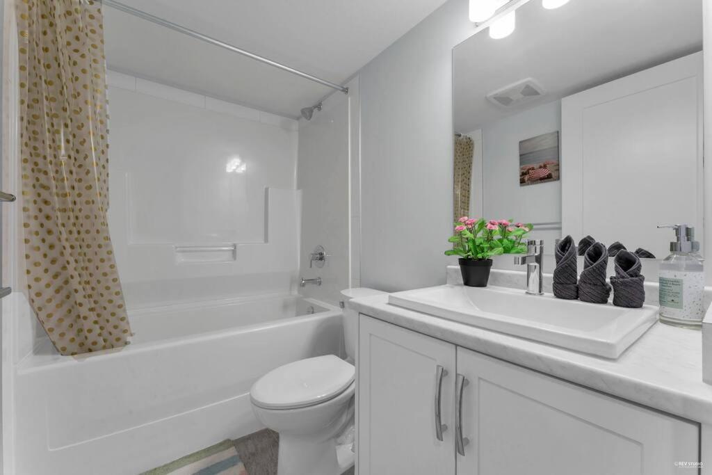 Apartment Brand New Ground Level, Close To Beach, Us Boarder