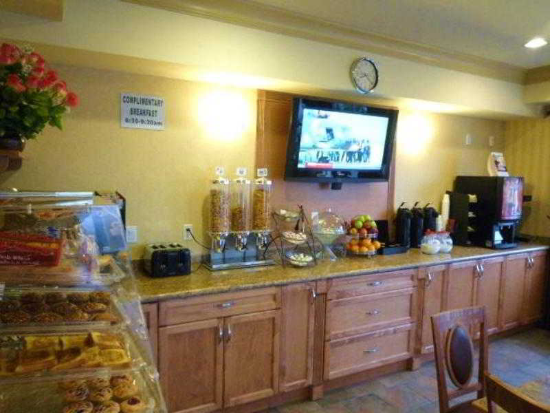 Western Peace Arch Hotel 3*
