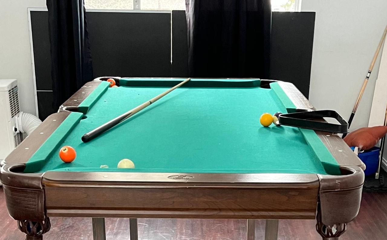 Vintage - 3 Bed House - North - Ping-pong And Pool Table - Tv Cable Holiday home Surrey
