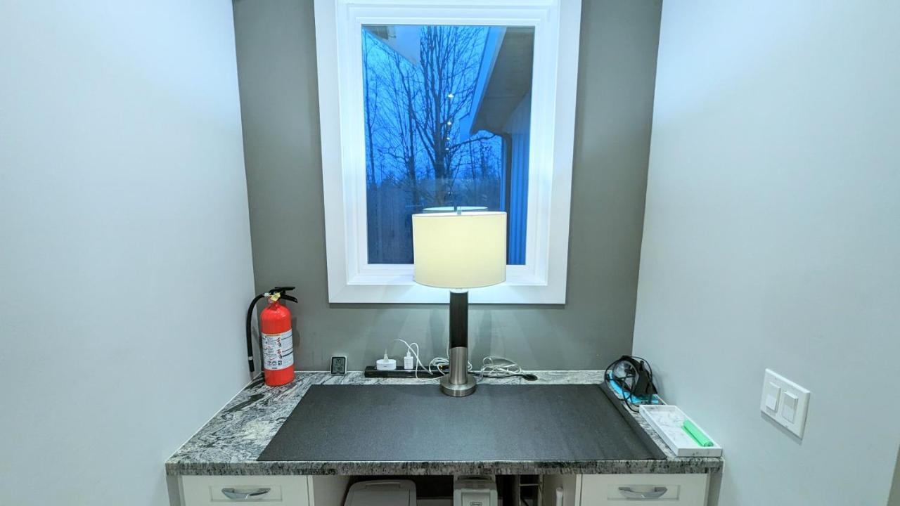 Spacious Ensuite Near Nature & Amenities Homestay *