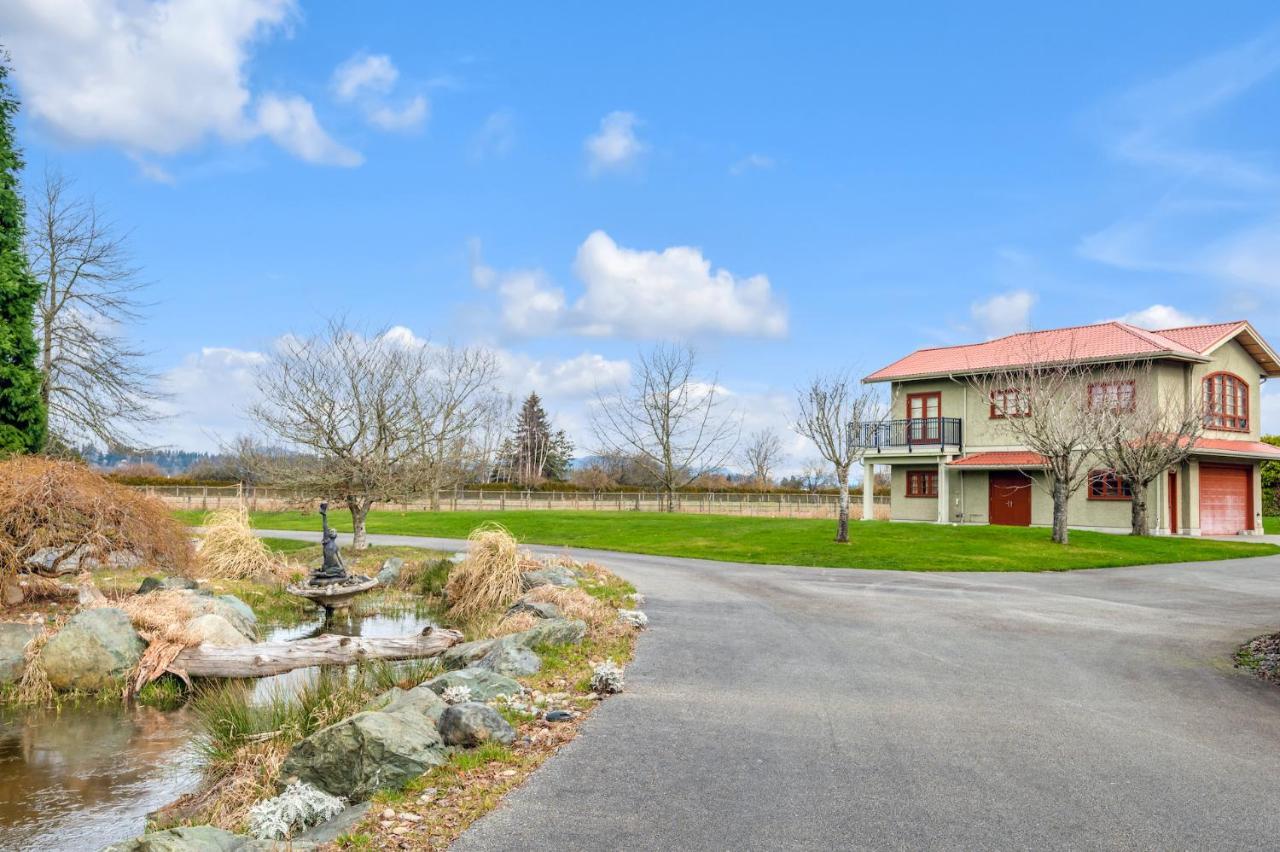 Manor Landscape In Holiday home