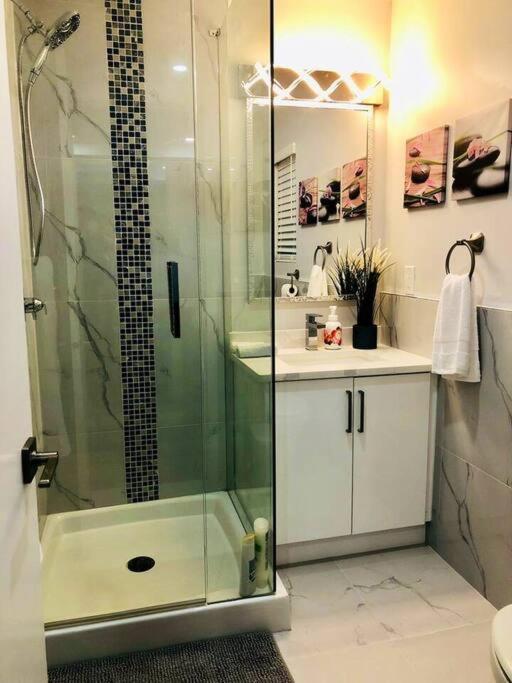 Beautiful 1 Bedrm & Kitchen Near Vancouver. *