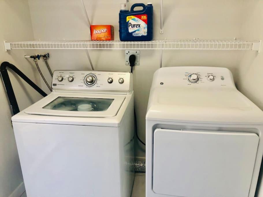 Beautiful 1 Bedrm & Kitchen Near Vancouver. * Surrey
