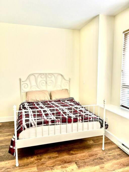 Furnished And Cozy Surrey