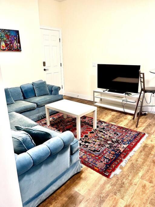 Apartment Furnished And Cozy Surrey
