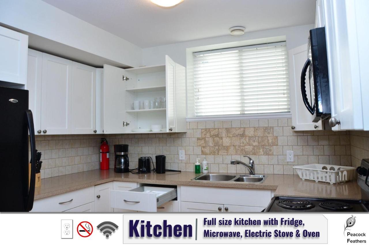 Stylish Guest With Free Parking - Sleep Up To 6 Apartment *