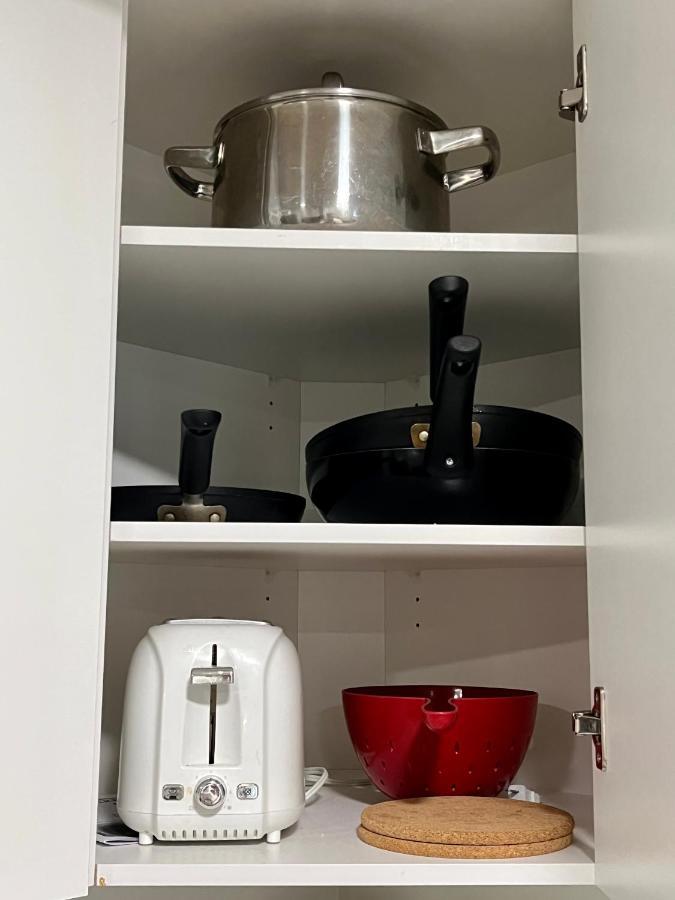 The Harmony Spacious 2 Bdrms 2 Beds Basement Surrey