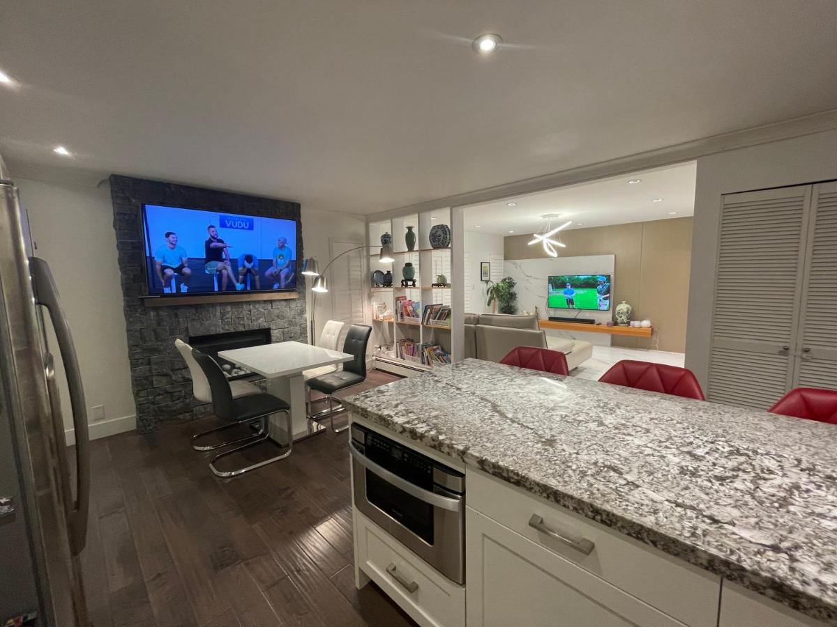 Lux White Rock Pool House Beachfront Like Villa Surrey