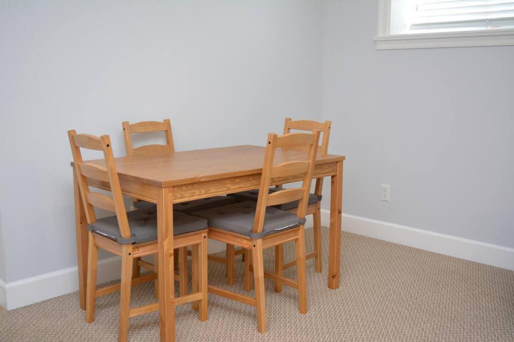 Apartment Beautiful 2 Bedroom Place In Surrey/langley *