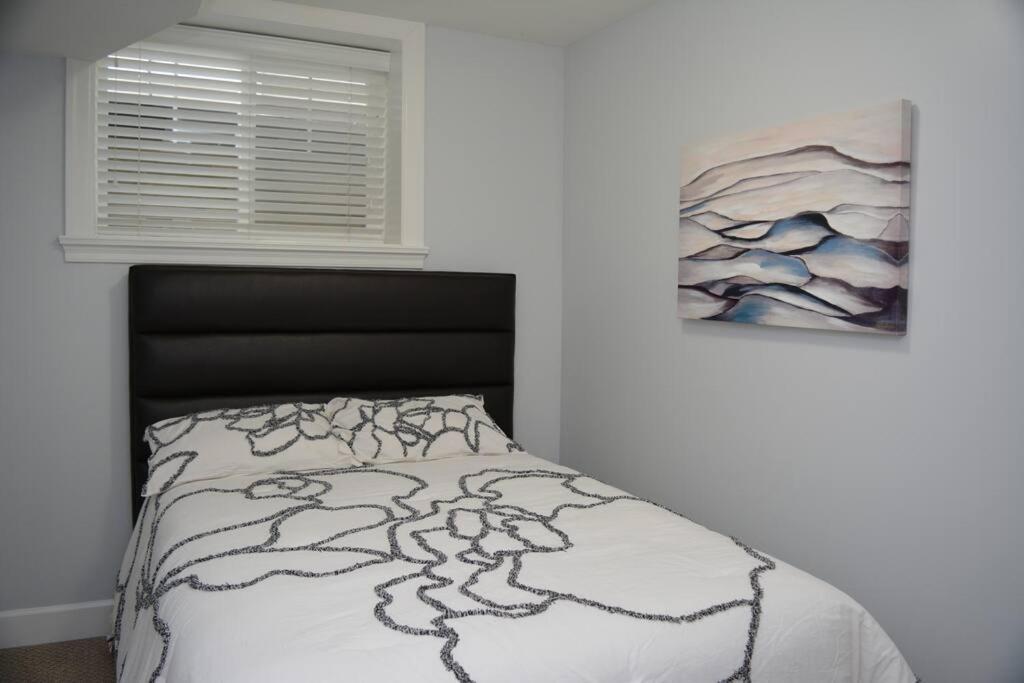 Beautiful 2 Bedroom Place In Surrey/langley Apartment