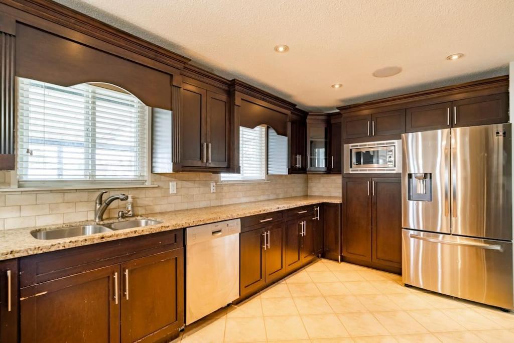 Holiday home Spacious Family Upper Level 3 Bedrooms *