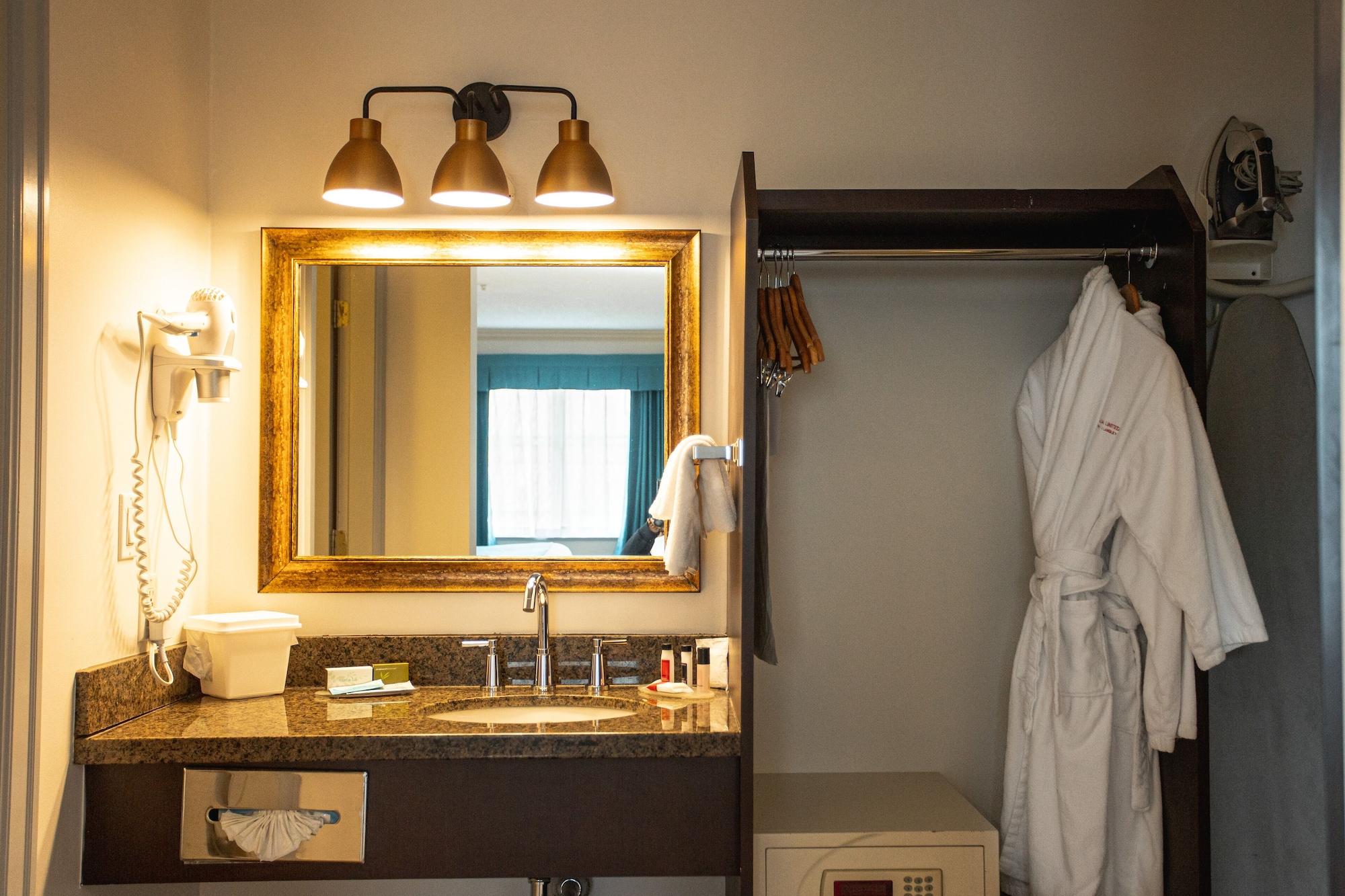 Ramada By Wyndham Surrey/langley Hotel Surrey