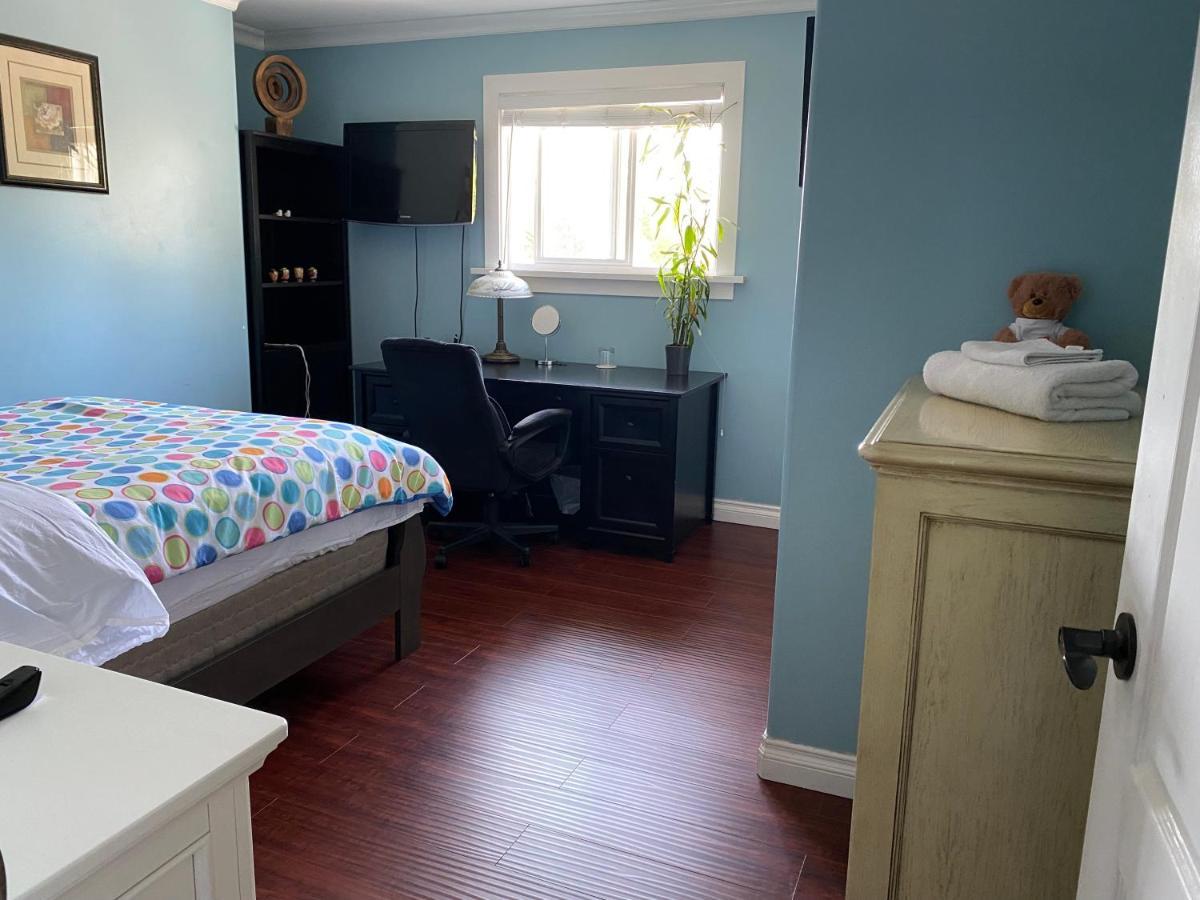 Jane's Private With Shared Washroom Homestay *