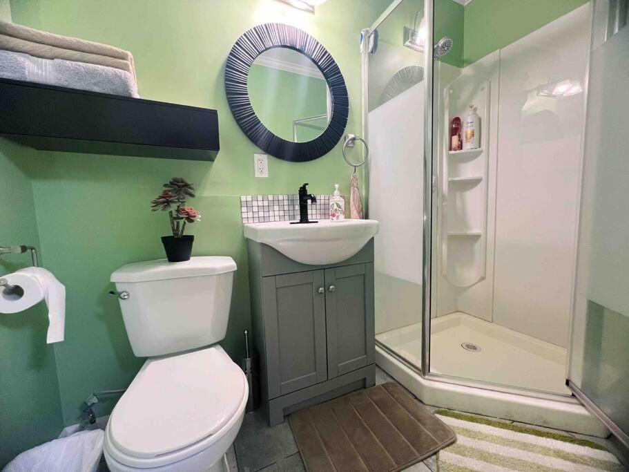 Separate Access , Separate Kitchen, Bathroom * Surrey