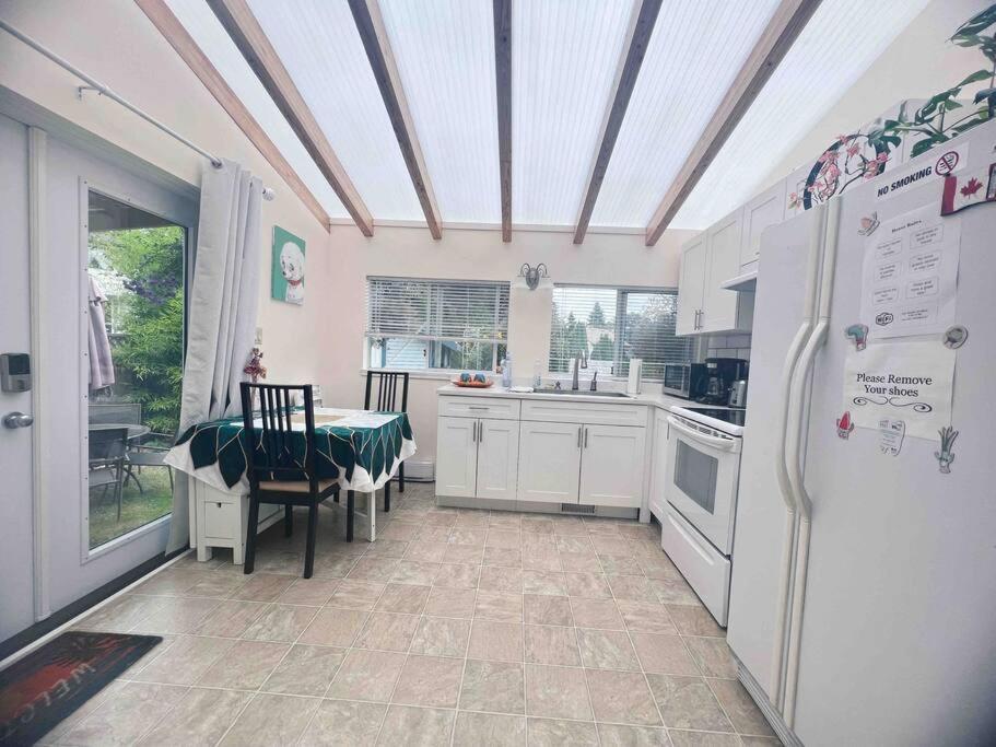 Separate Access , Separate Kitchen, Bathroom Surrey