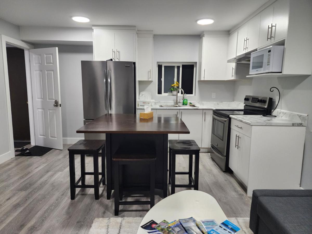 Blissfull Two Bedroom Near Centre Homestay Surrey
