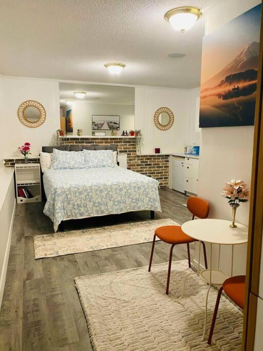 Large In Bolivar Heights Apartment *
