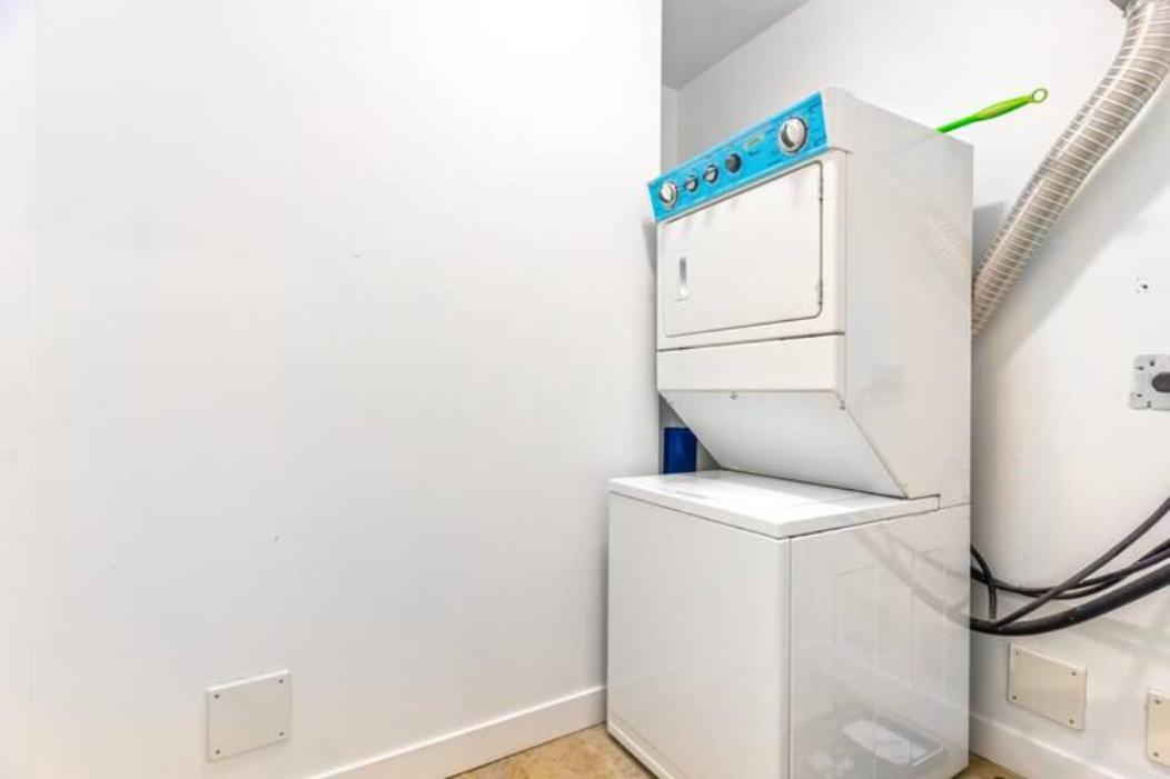 Apartment Private With 2 Bedrooms, 2 Bathrooms, Living Area, Laundry Included Surrey