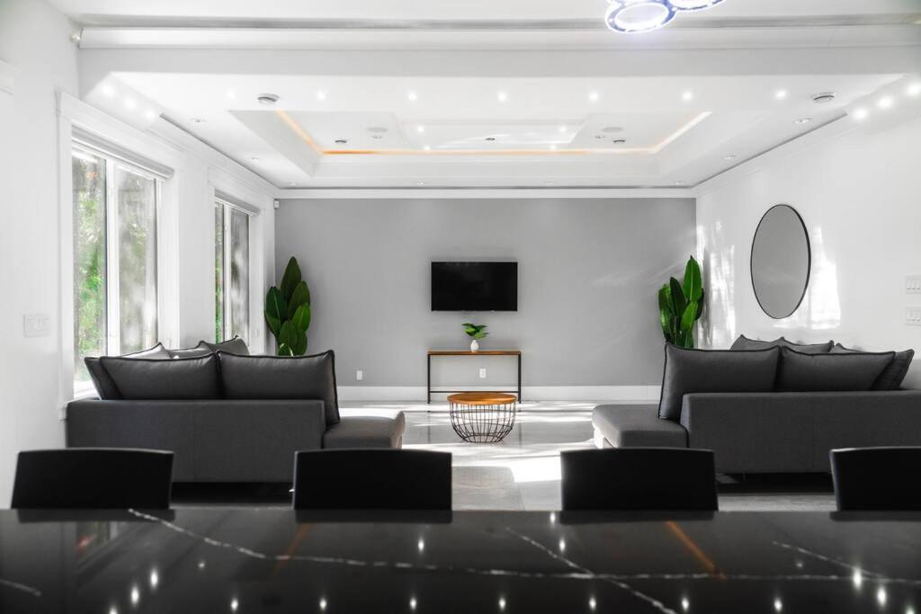Hidden Hills Luxury Estate Villa