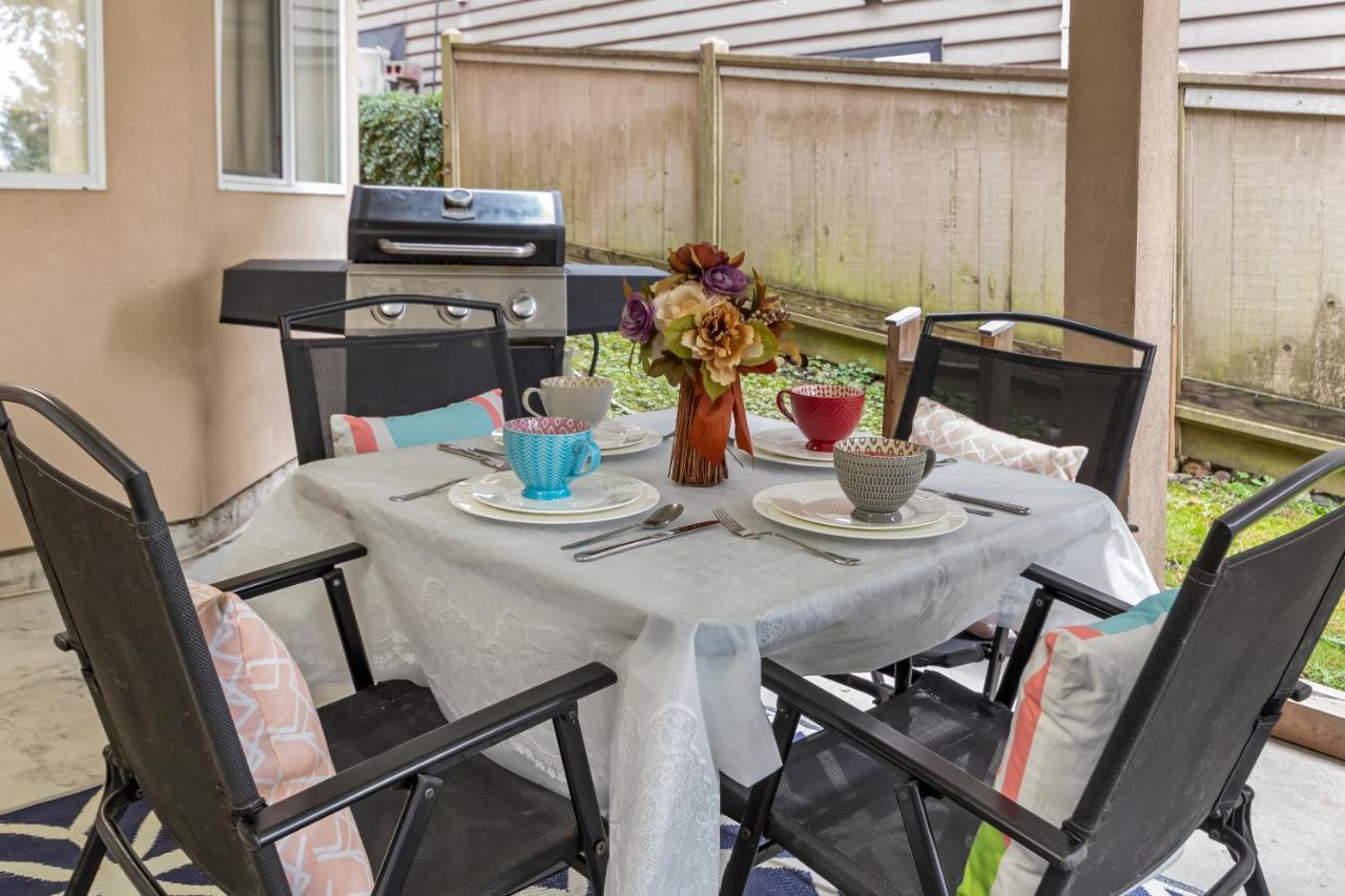 Pristine 3 Beds 2 Washroom Guest Surrey
