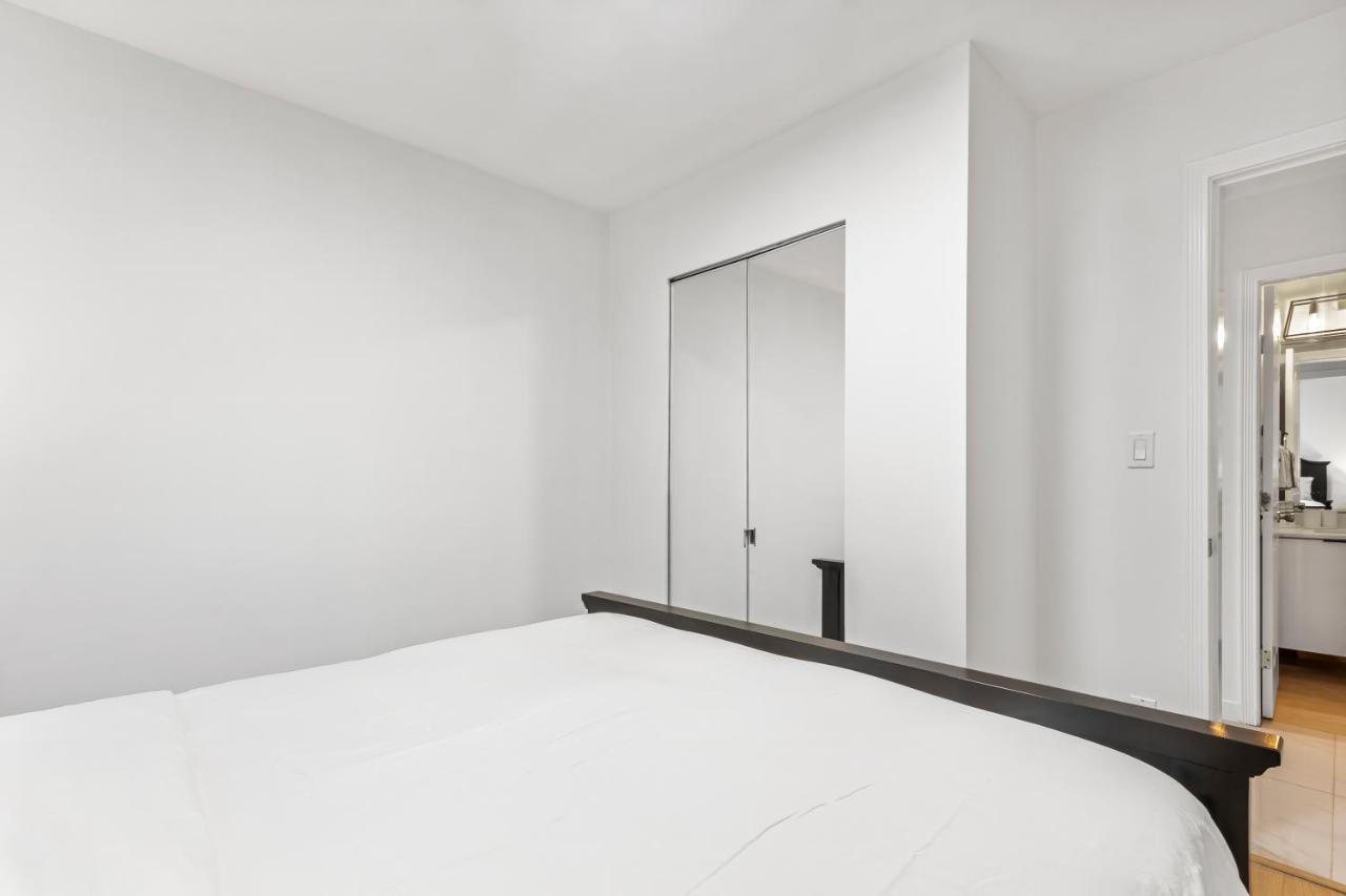 Pristine 3 Beds 2 Washroom Guest Surrey