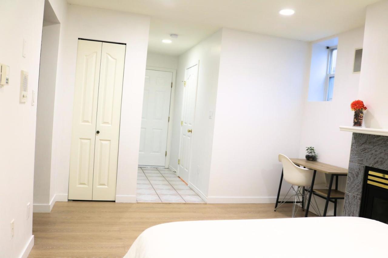 Pristine 3 Beds 2 Washroom Guest