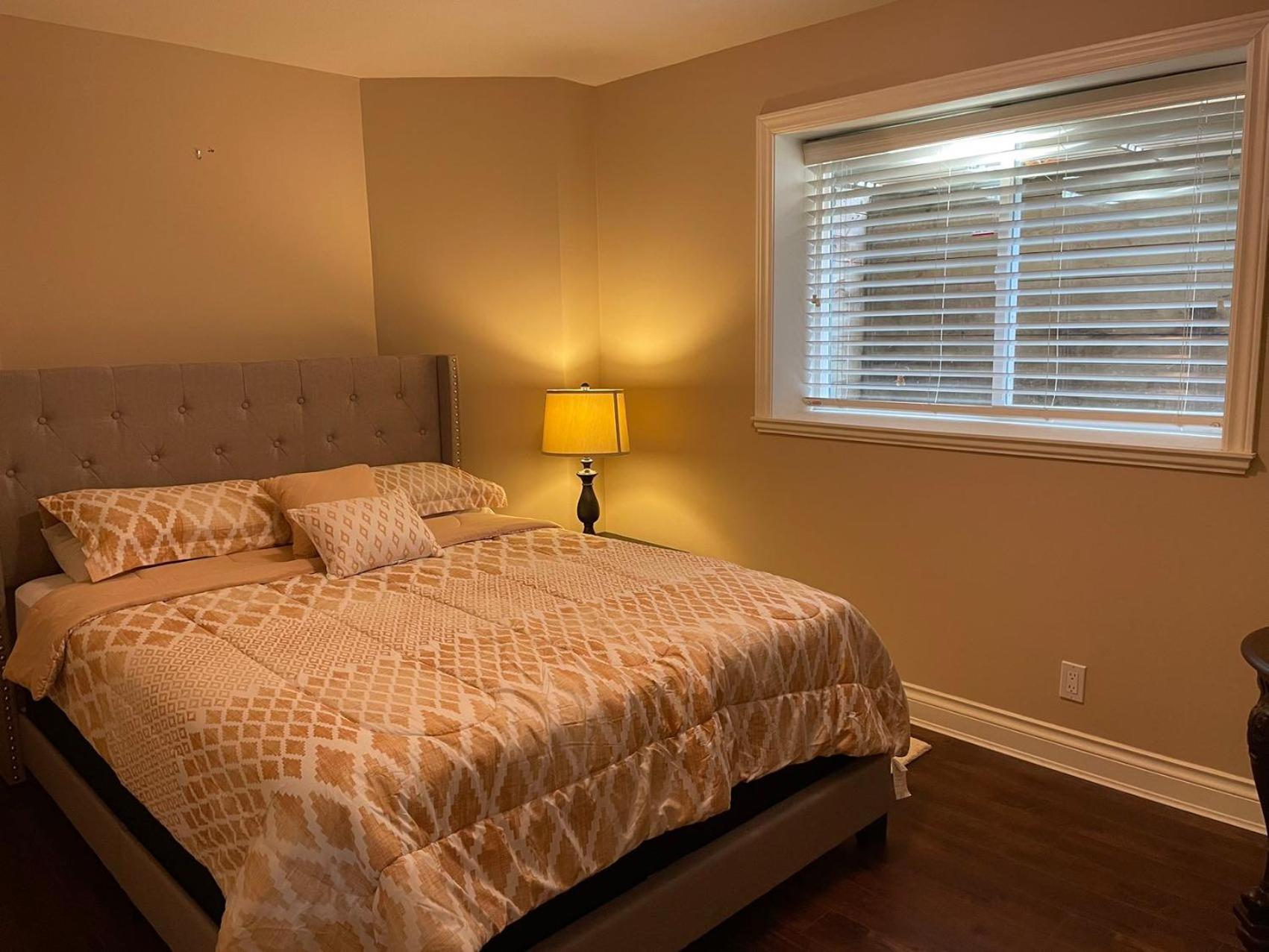 Chinese Style Two Bedrooms Villa Surrey